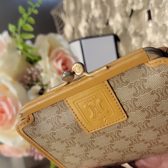Authentic Celine kisslock wallet - Picture 5 of 8